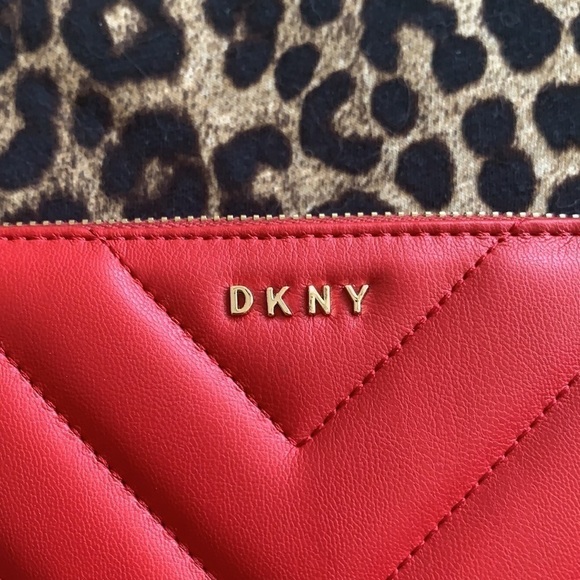 Brand New DKNY Vela Large Zip Around Red Wallet - Picture 2 of 14